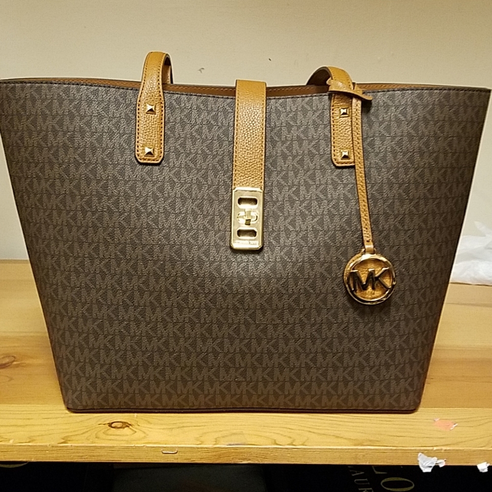 Michael Kors Tote